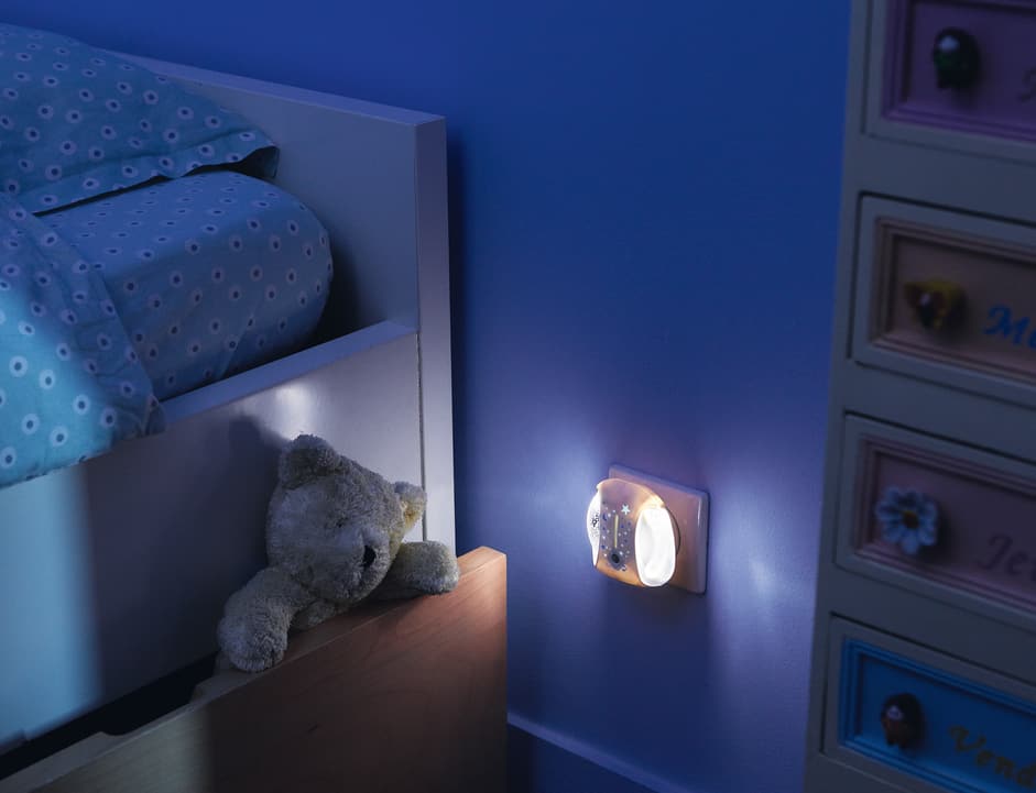 Lindam Automatic Sensor Night Light for Nursery Safety 